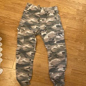 ABERCROMBI KIDS PANTS CAMO SIZE 10/12